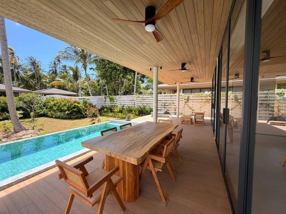 Dining area, Pool view, Swimming pool, Sunrise, Sunset, sunbed