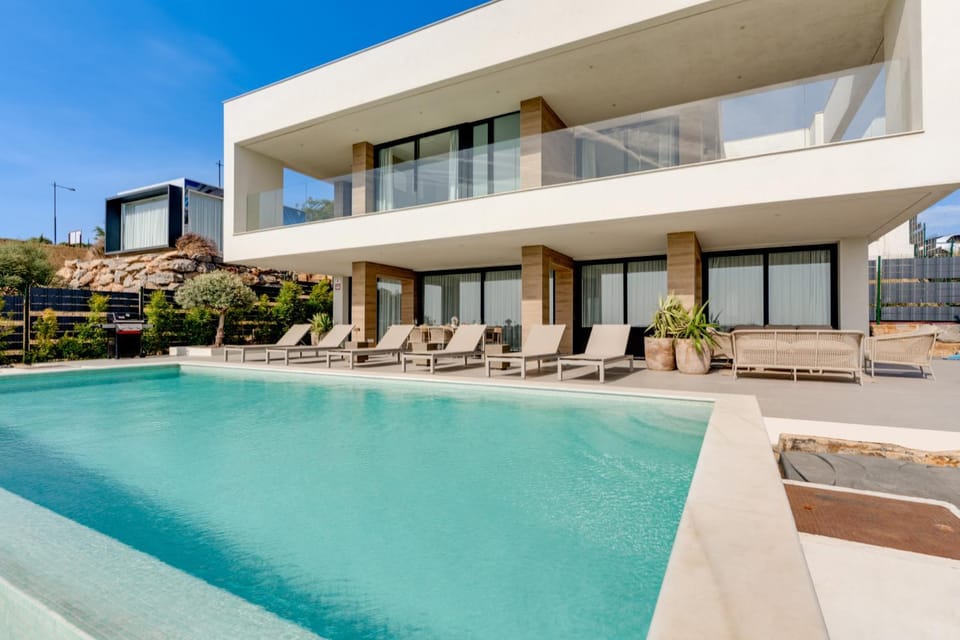 Golf & Seaview 8p Villa with Heated Pool Villa in Costa del Sol