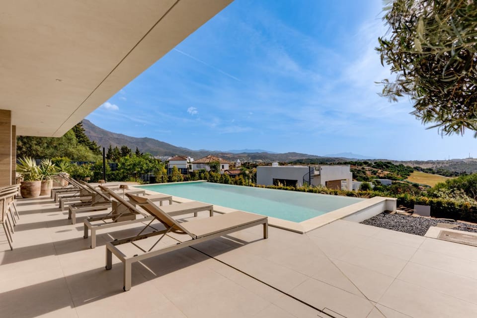 Golf & Seaview Villa with Heated Private Pool Villa in Costa del Sol