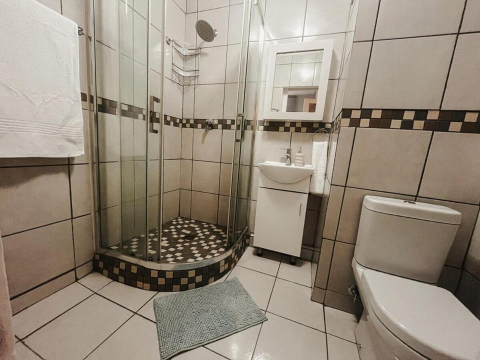 Cozy one bed, just a short walk to the beach Apartment in Cape Town