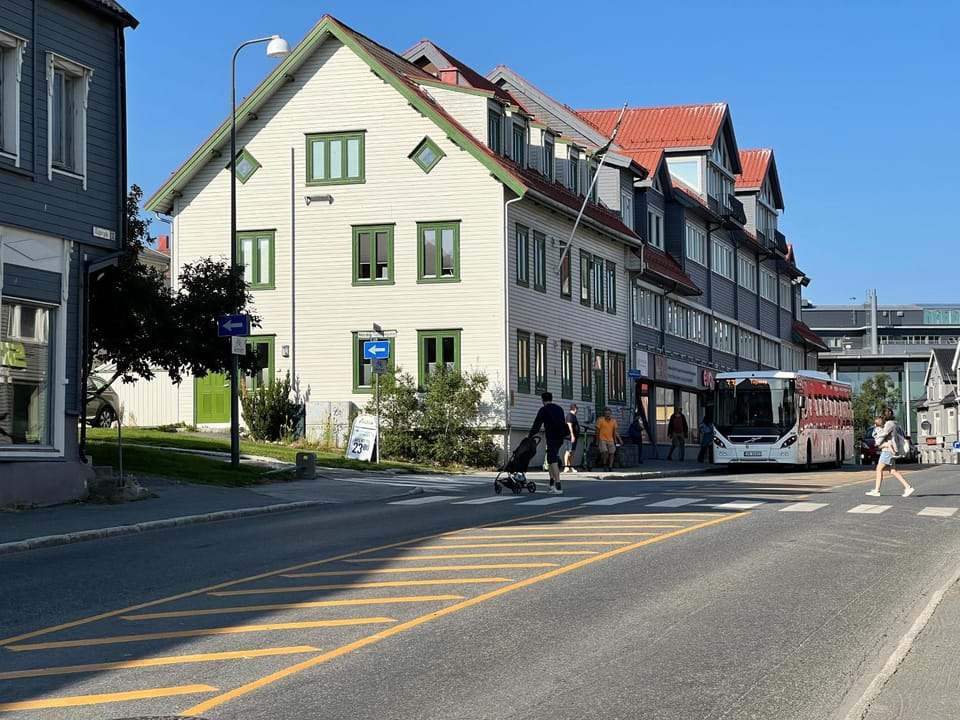 Property building, Neighbourhood, Street view, Location, shuttle