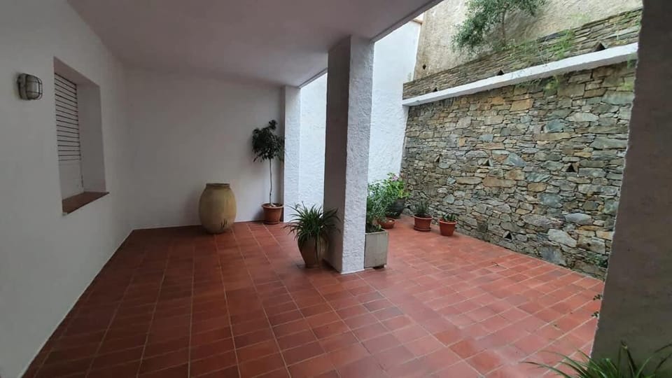 Apartament gran amb gran balco i pati interior Apartment in Alt Empordà