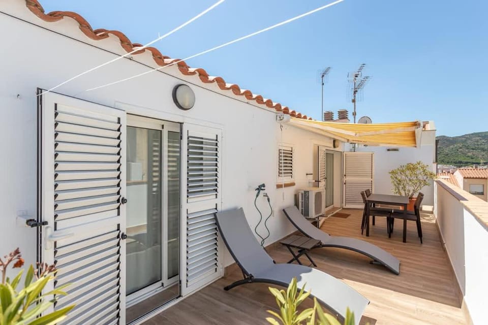 Atic amb terrassa House in Alt Empordà