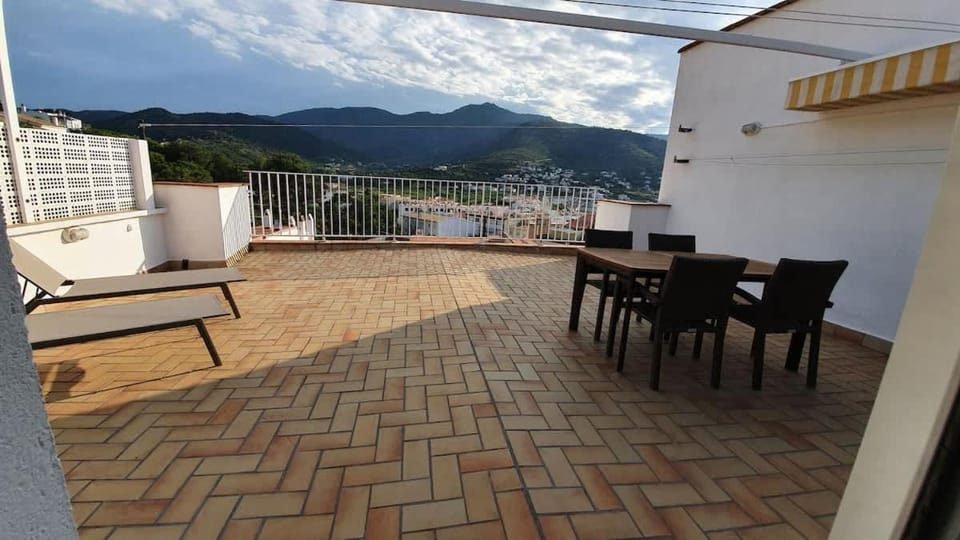 Atic amb vistes al mar Apartment in Alt Empordà