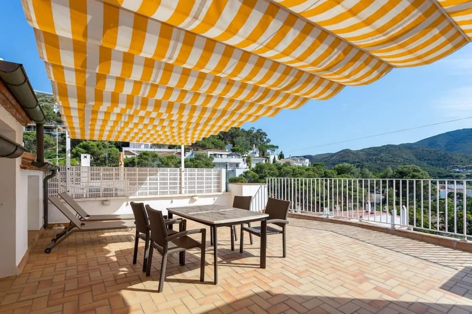 Atic amb vistes al mar Apartment in Alt Empordà