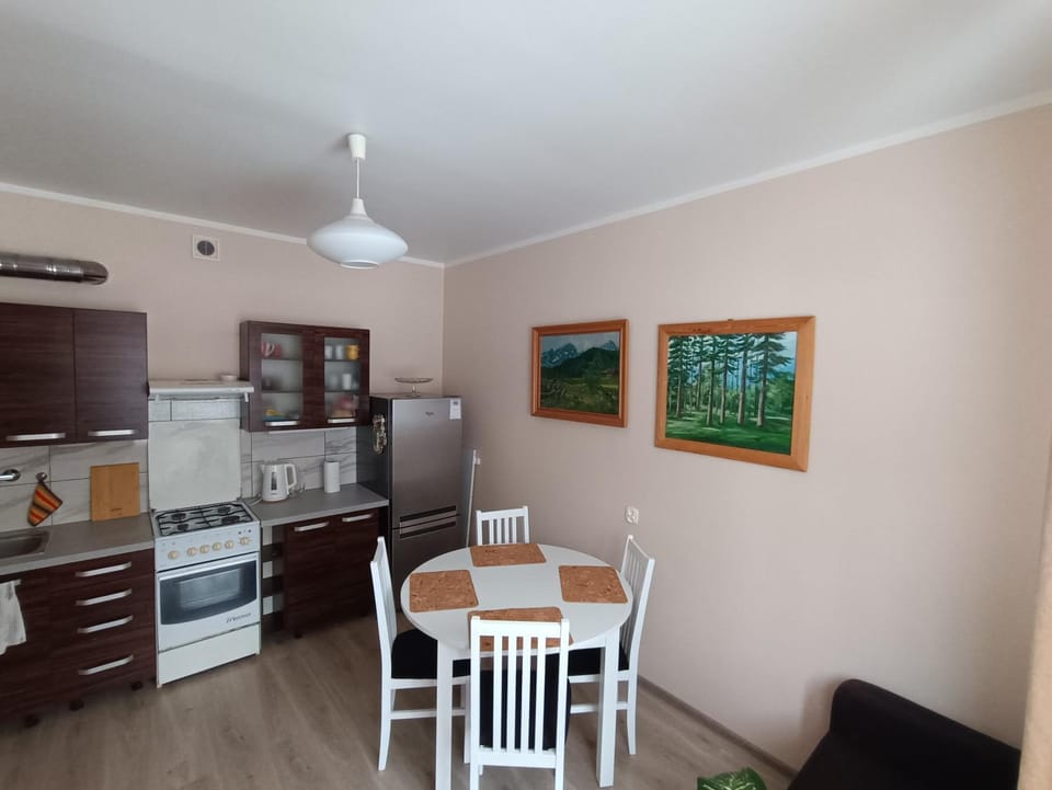 Kitchen or kitchenette, microwave, oven, kitchen, kitchen