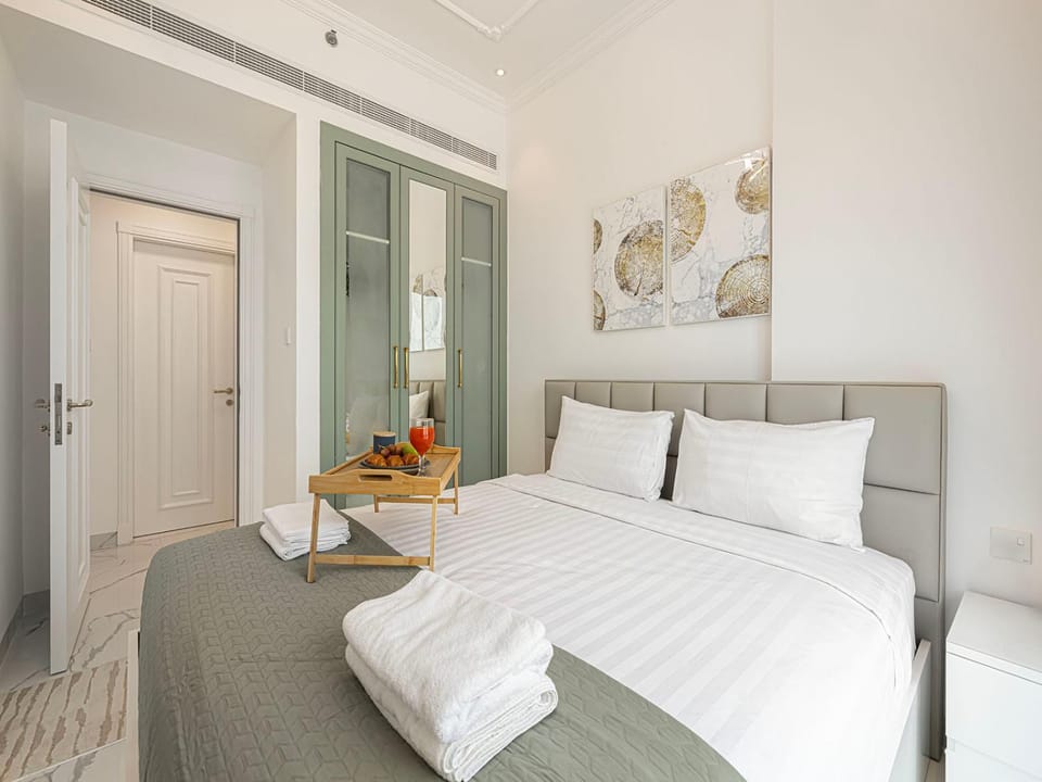 Bed, Photo of the whole room, Bedroom, towels, wardrobe