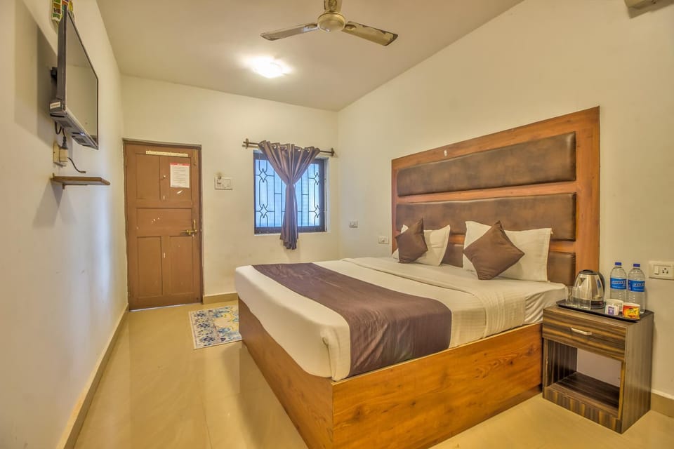 TV and multimedia, Photo of the whole room, Bedroom