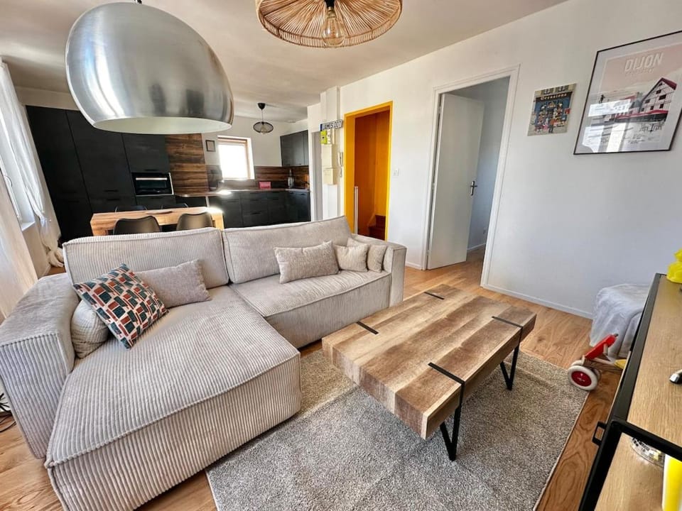 Kitchen or kitchenette, Living room, Dining area