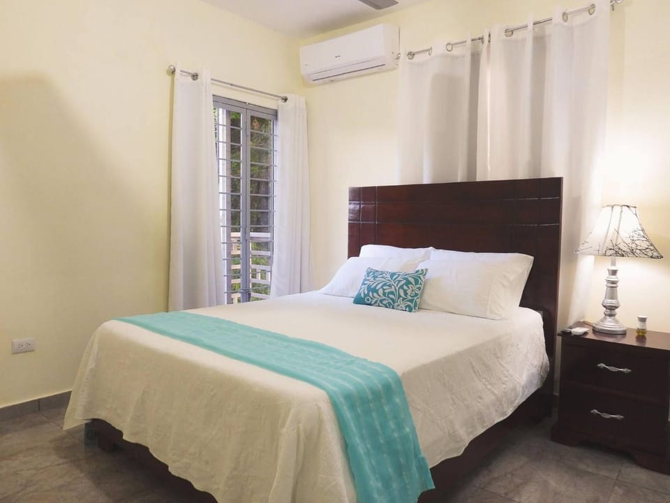 Bed, Bedroom, air conditioner