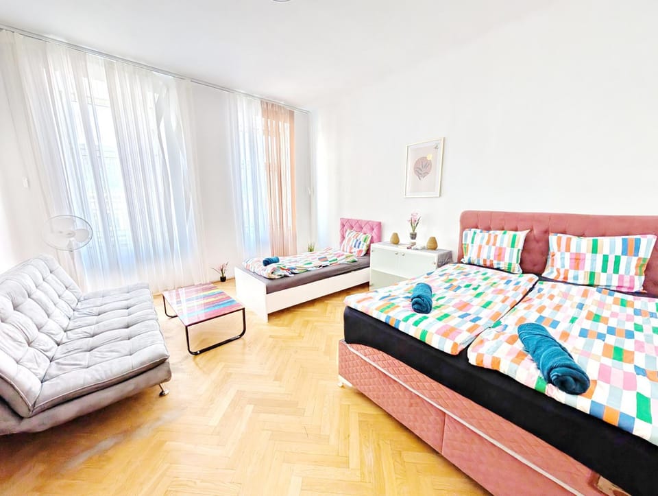 Comfortable Rooms in Wiener Stadthalle area G4 Vacation rental in Vienna