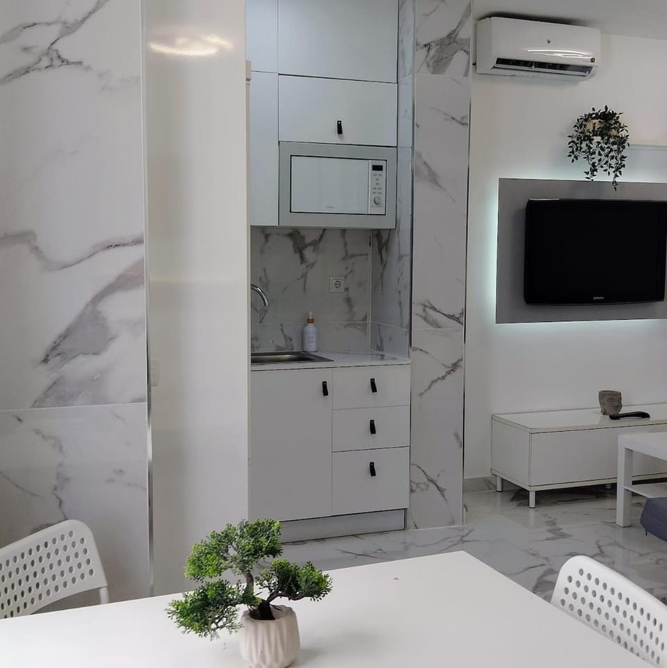 TV and multimedia, air conditioner