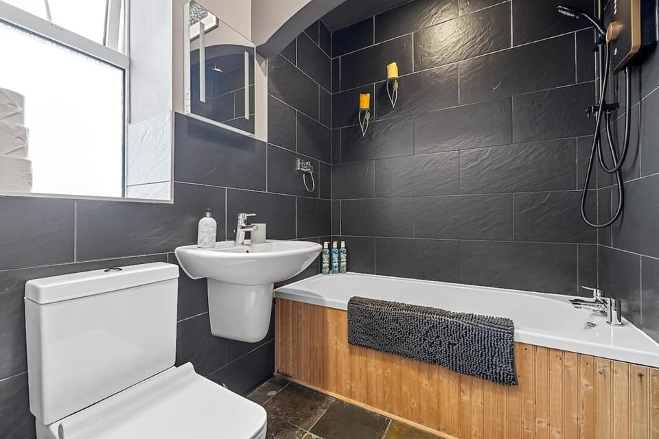 Spacious sea view apartment, West Hoe Free Parking Apartment in Plymouth