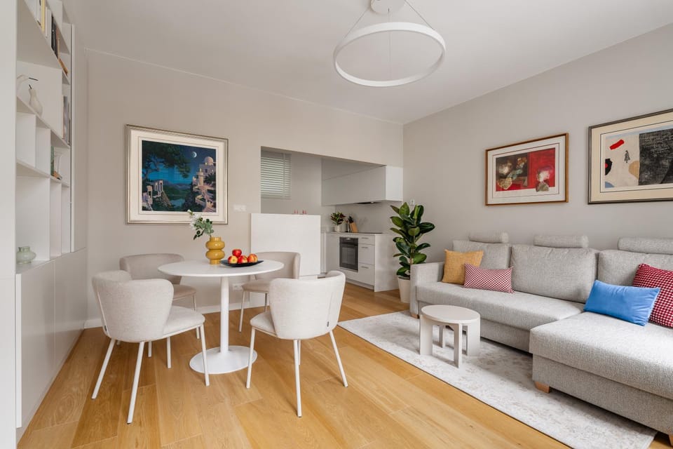 Living room, Dining area