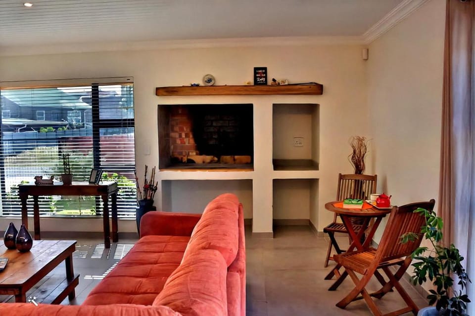 BBQ facilities, TV and multimedia, Living room, Seating area, Dining area