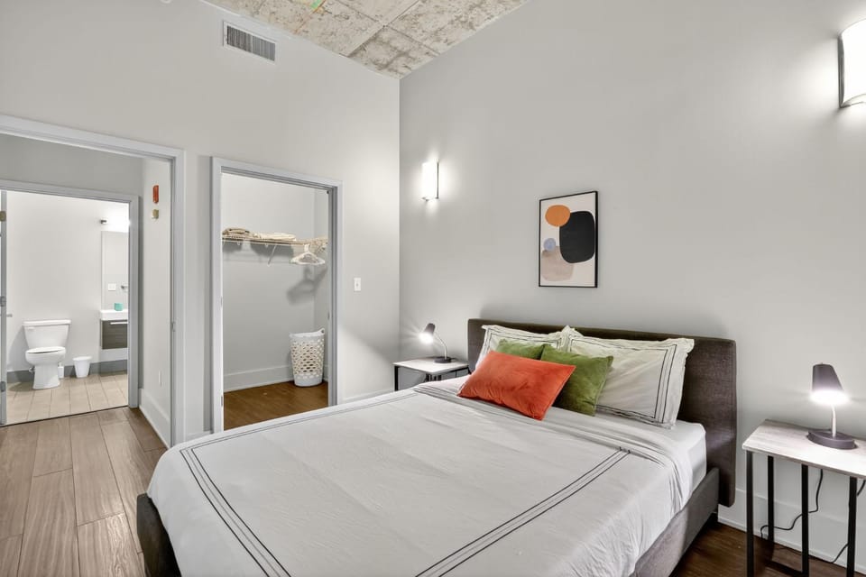 Towers at Opop 402 Spacios and Cozy 1 bd 1 b Apartment in Saint Louis