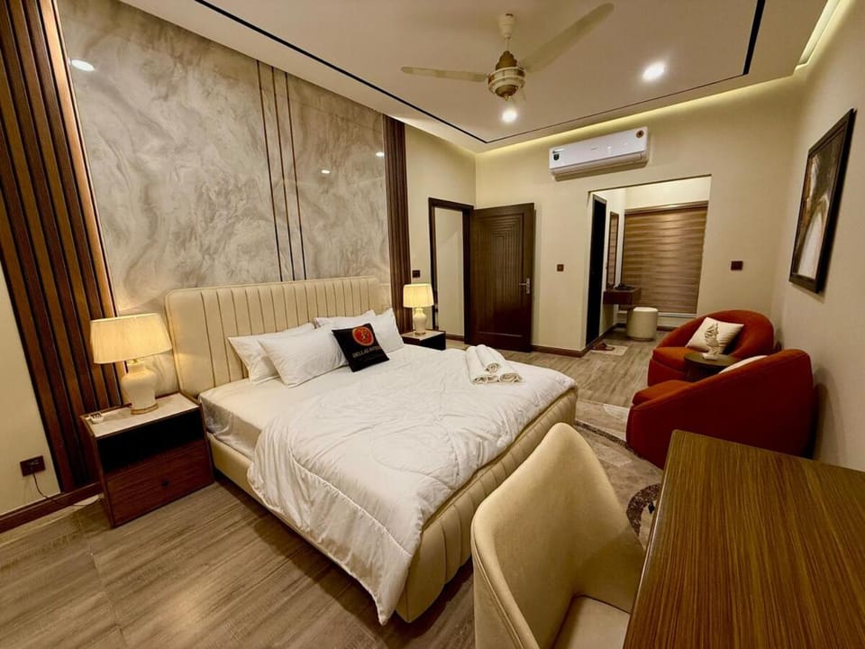 Bed, Bedroom, wardrobe, air conditioner