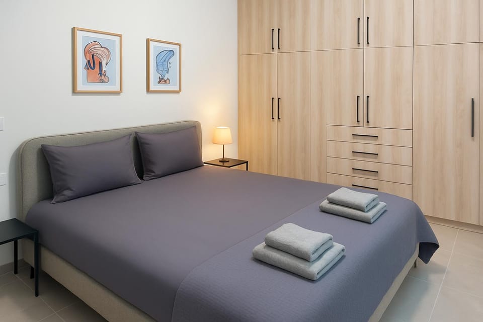 Bed, Photo of the whole room, Bedroom, towels, wardrobe