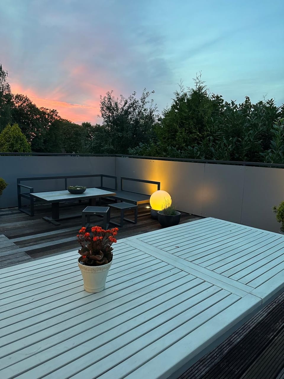 Natural landscape, View (from property/room), Balcony/Terrace, Dining area, Sunrise, Sunset