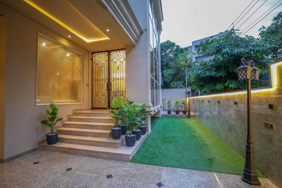 Property building, Day