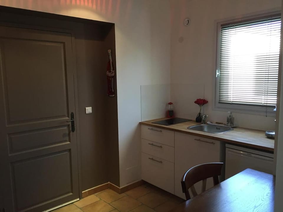 Justet's Family Apartment in Graveson