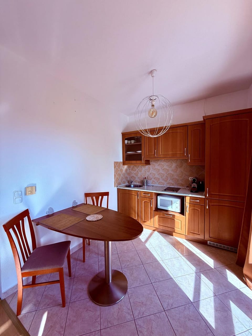 Dining area, kitchen