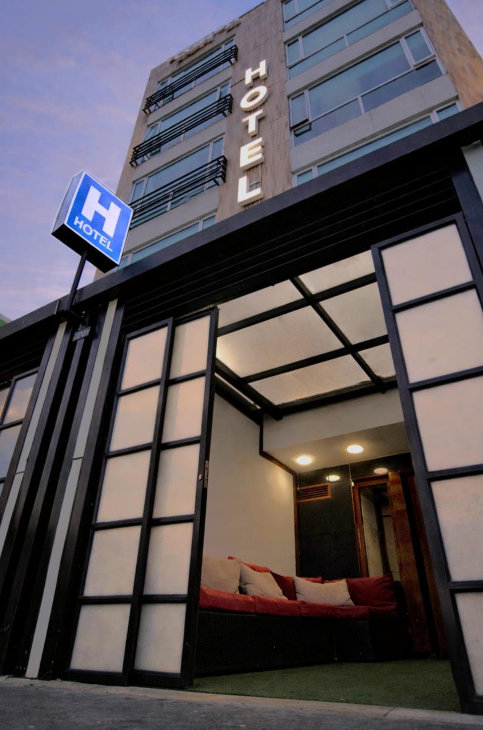 Property building, Facade/entrance