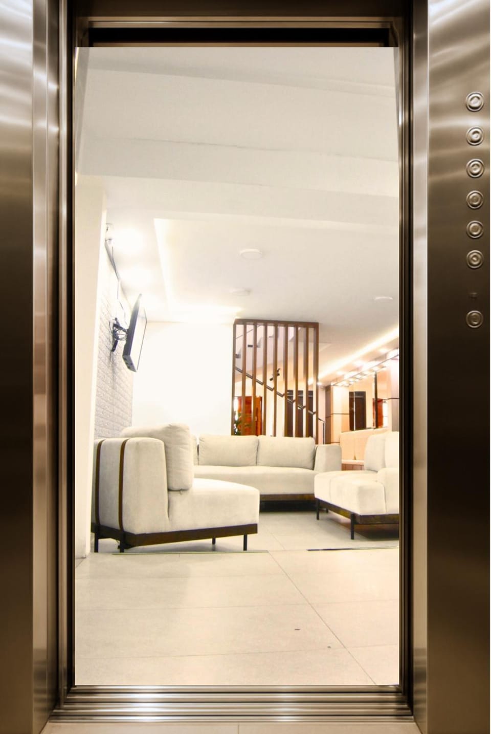 Living room, elevator