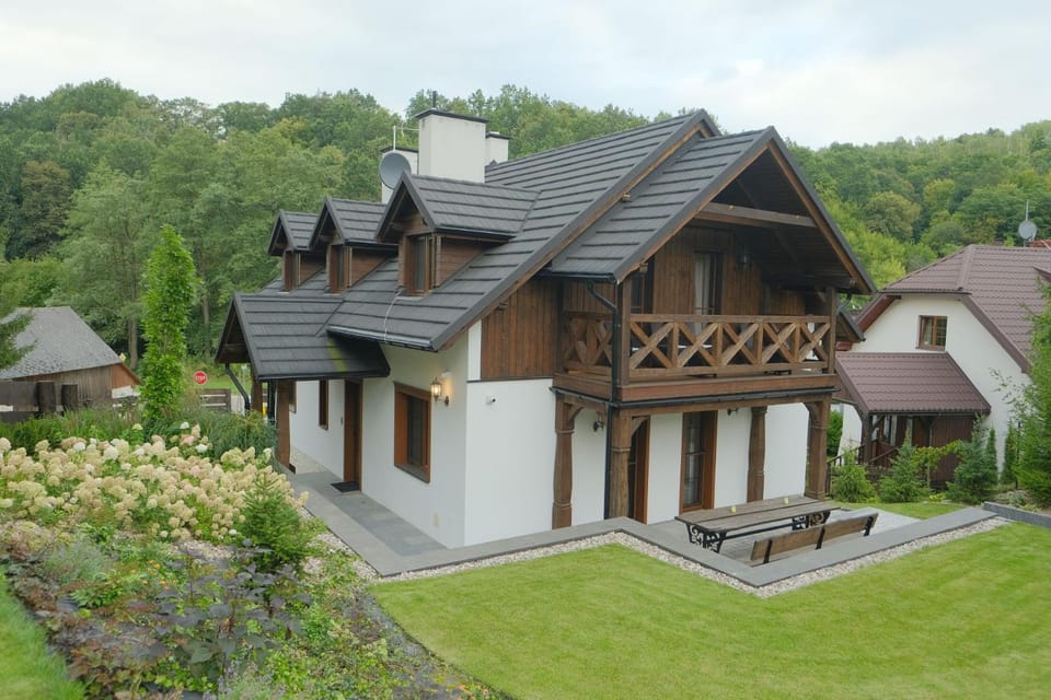 Property building, Garden, Garden view