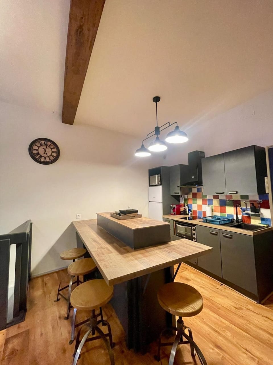 Kitchen or kitchenette, Food and drinks, Dining area, Food