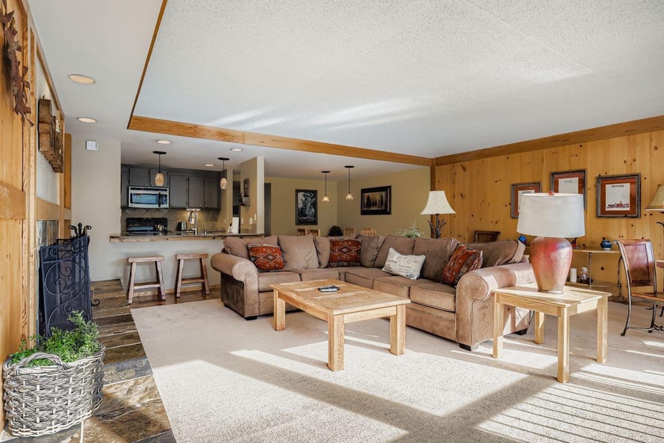 1806 Decatur Apartment in Keystone