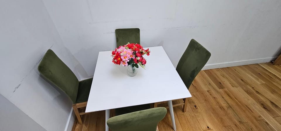 Modern 1-Bedroom Flat in SE18 10 mins to O2 Apartment in London
