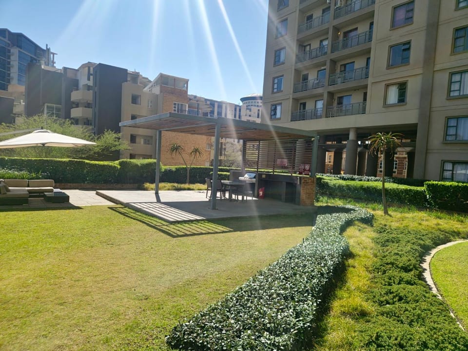 Prestige Apartments Wespoint in Sandton Apartment in Sandton