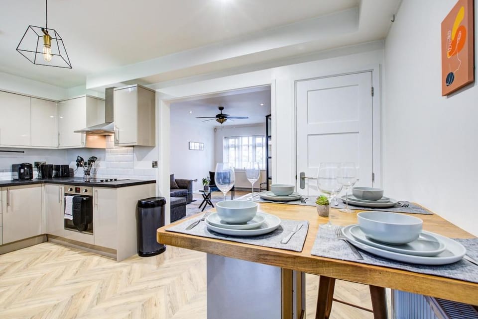 Kitchen or kitchenette, Dining area, dishwasher, stove, toaster