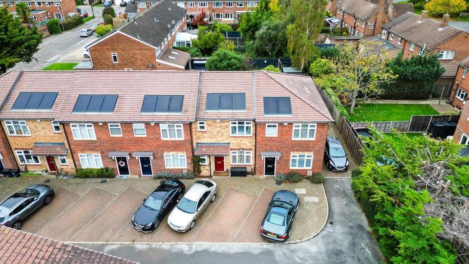Property building, Neighbourhood, Street view, Parking