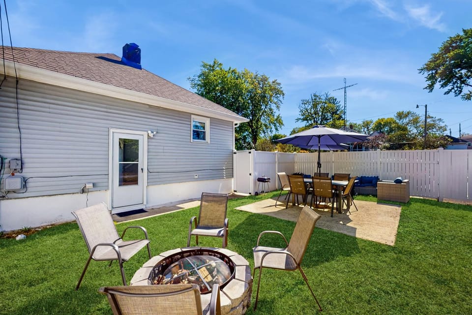 Group-Friendly Michigan City Retreat Near Beach! House in Michigan City