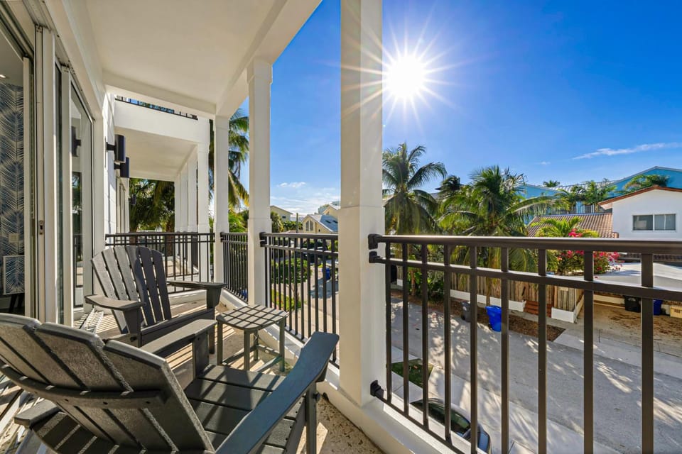Walk to Hollywood Beach: Luxury Family Getaway! House in Hollywood Beach
