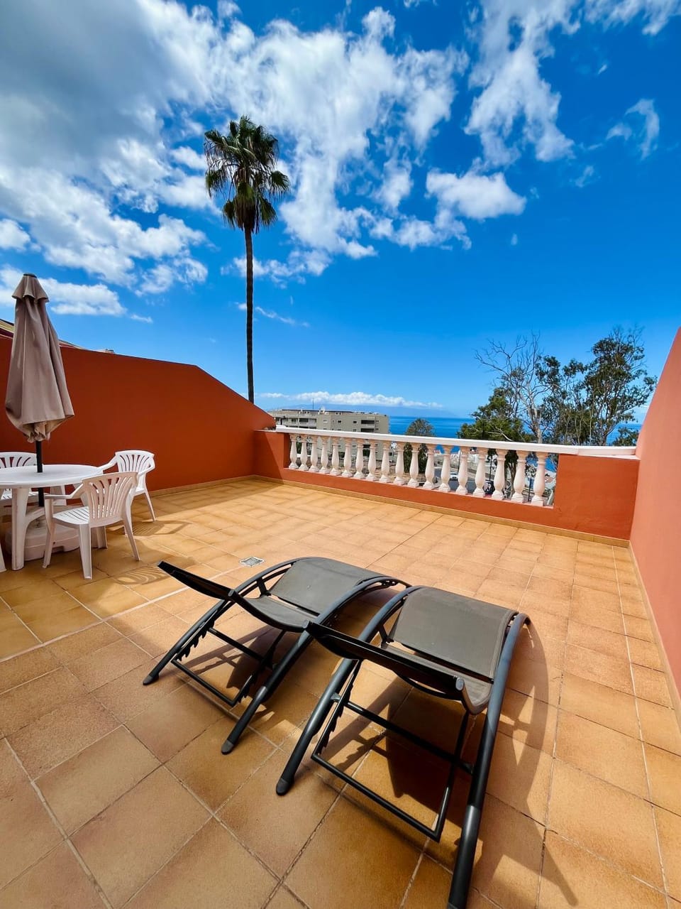 View (from property/room), Balcony/Terrace, Sea view, sunbed