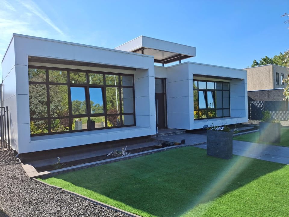 Property building, Spring, Day, Garden, Garden view