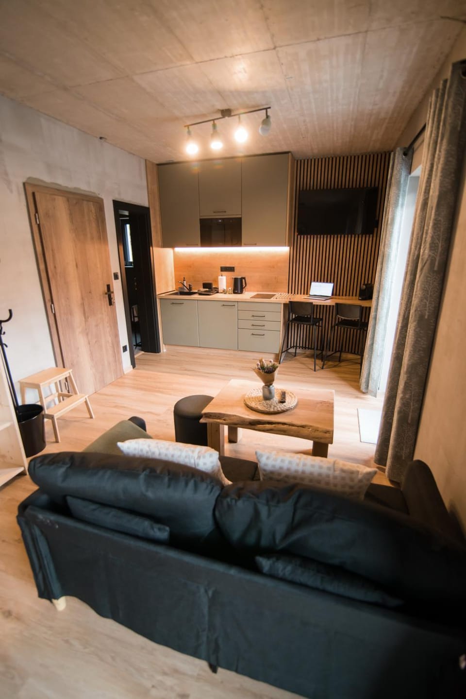Kitchen or kitchenette, Seating area
