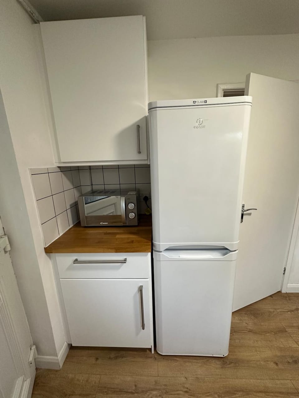3 bedroom house, stones throw from SMH House in Bristol