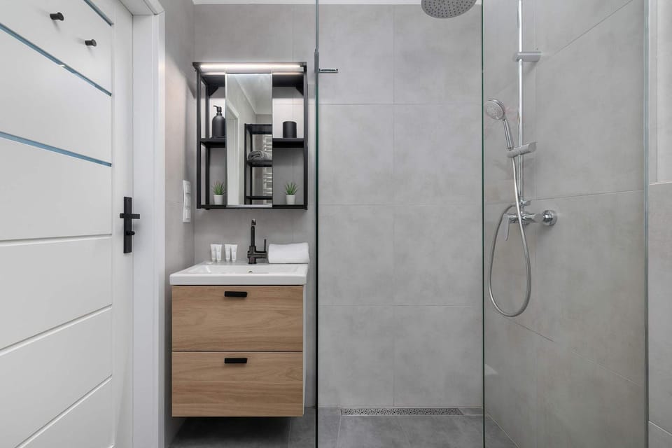 Shower, Bathroom