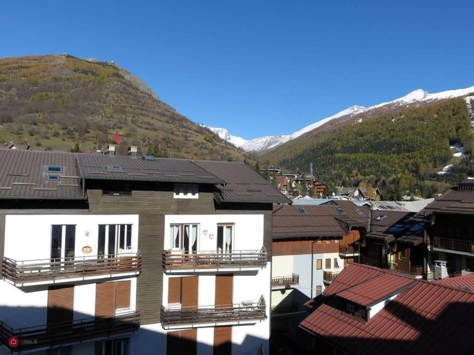 City view, Mountain view