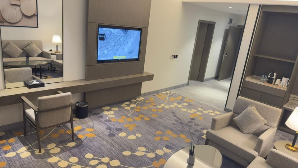 TV and multimedia, Living room, Photo of the whole room, Seating area