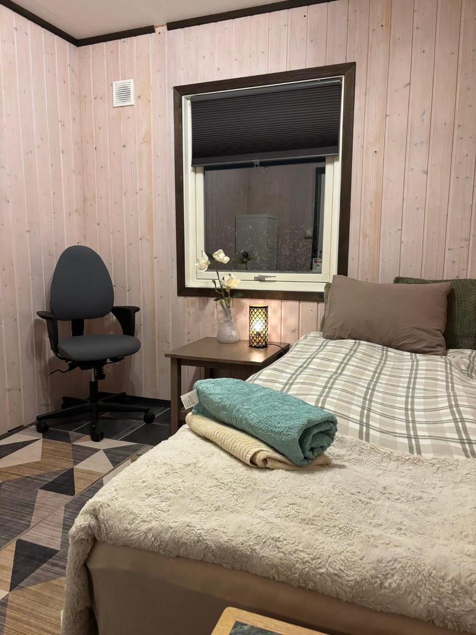 Koselig rom i studentfelleskap Vacation rental in Viken, Norway