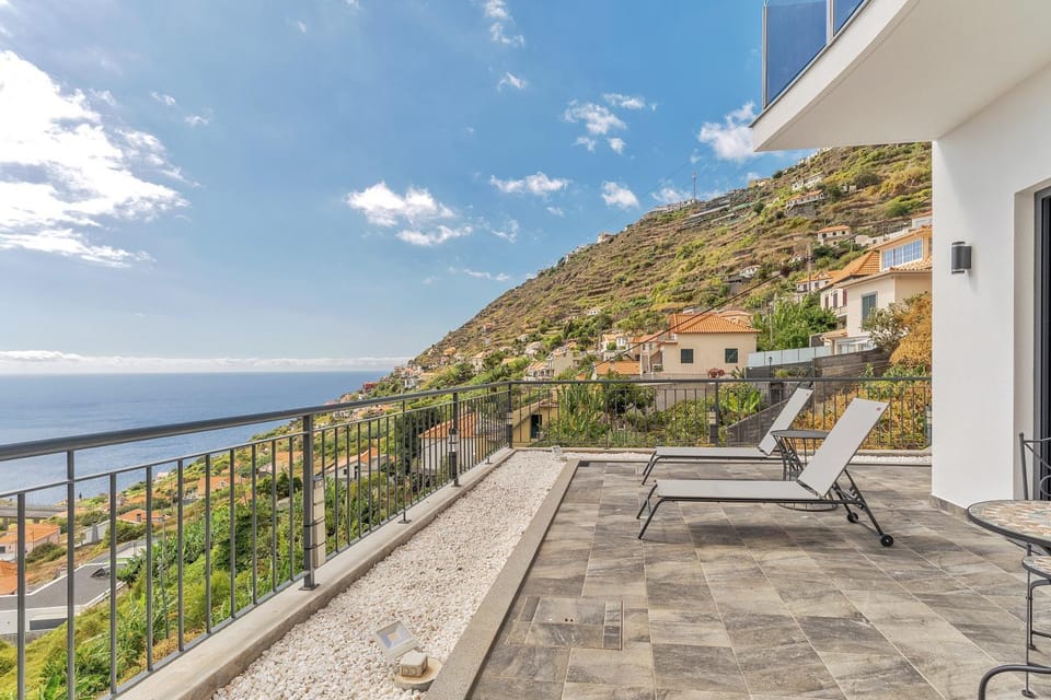 Patio, Day, Natural landscape, View (from property/room), Balcony/Terrace, Mountain view, Sea view, sunbed