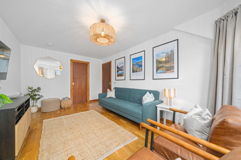 Communal lounge/ TV room, Living room