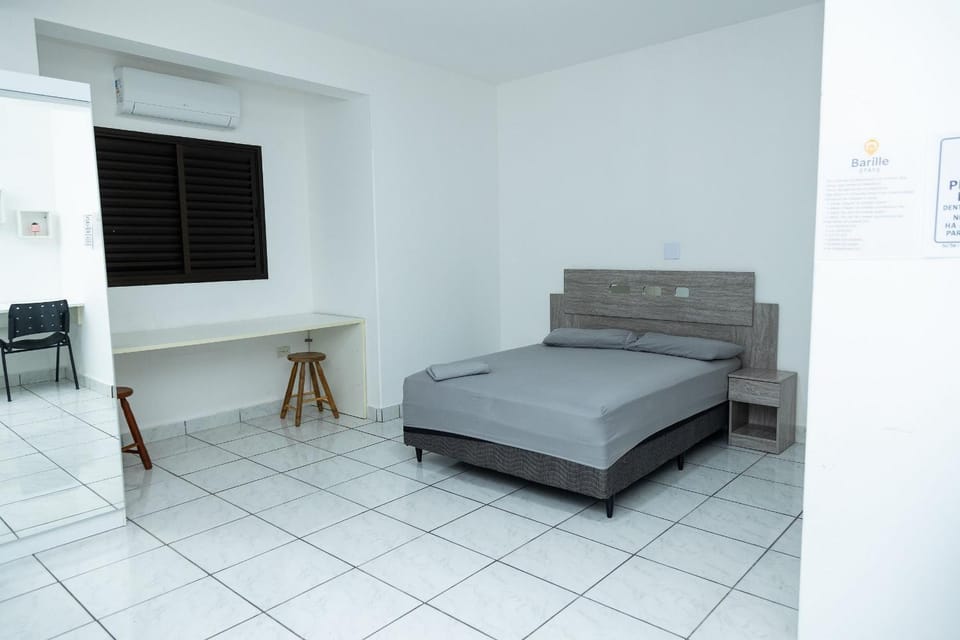 Kitchen or kitchenette, Photo of the whole room, Bedroom