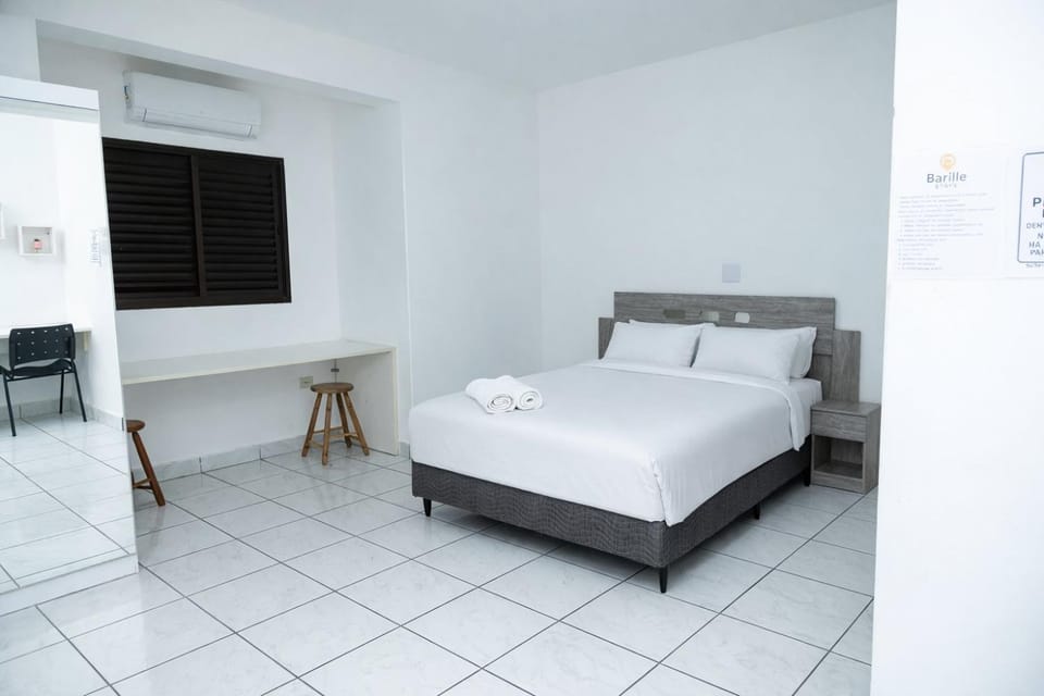 Kitchen or kitchenette, Photo of the whole room, Bedroom