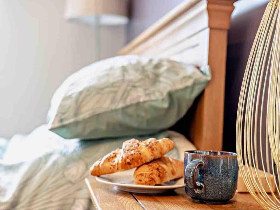 Drovers Lodge, farm retreat in rural Lanarkshire, family and pet friendly, onsite craft distillery, perfect location for exploring central Scotland House in England